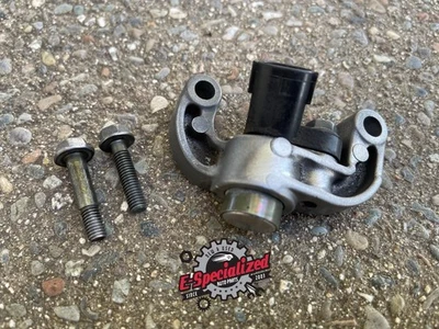 Subaru  SVX  3.3L  1993-97  Camshaft  Sensor  Bracket  OEM Used - Image 1 of 4