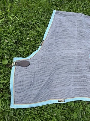 Sábana bajera de algodón personalizada triple corona 69" 70” gris con espectáculo de ponis dorado azul claro Foto 1 de 4