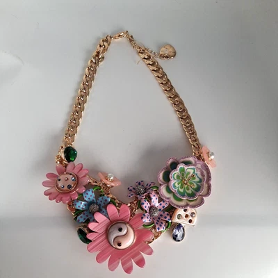  Collar Babero Betsey Johnson Tono Dorado Multicolor Flor Estrás Esmalte 16-18" Foto 1 de 4