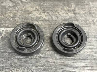 Резиновые колпачки для торцевых головок фар Suzuki 2011-2025 GSXR600 GSXR750 OEM - Изображение 1 из 2