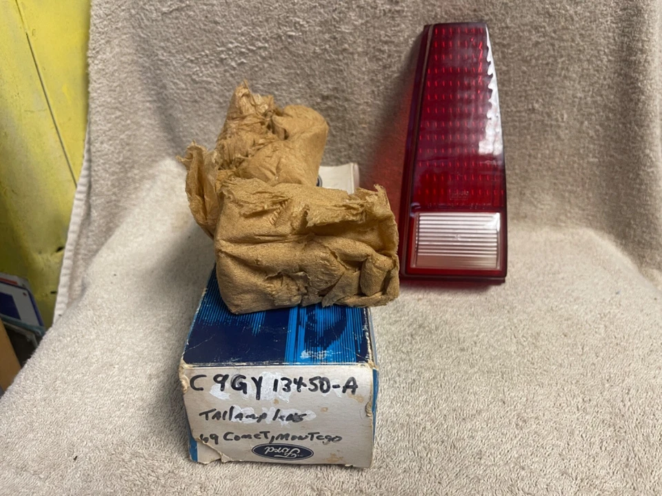 NOS FORD C9GY-13450-A 1969 MERCURY MONTEGO COMET LH RH TAILLIGHT LENS - Image 1 of 4