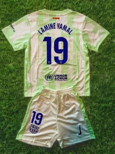 LAMINE YAMAL #19 BARCELONA SET YOUTH SIZE MEDIUM (24) - Picture 1 of 2
