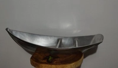 CUENCO PARA SERVIR MARIPOSA BRILLANTE - BARCO / CANOA 20,5" X 8" Foto 1 de 4