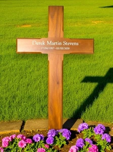 Personalised Mahogany Wooden Cross Grave Marker – Outdoor Memorial Cross - Picture 1 of 6