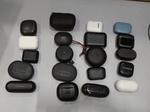 20x Earbuds Lot - For Parts, Various Models & Colors, With Cases - Foto 1 di 17