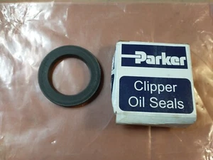 Parker Clipper Oil Seal 11272 H1L7 1.5" Shaft Dia x 2.250 OD x .250 W - Picture 1 of 4