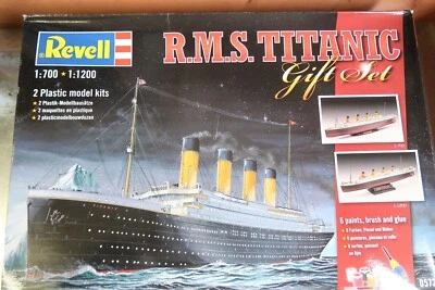 Revell 05727 1:700 + 1:1200 R.M.S. Titanic Gift Set (188) - Bild 1 von 4