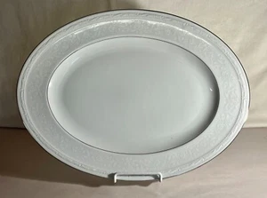 Noritake Whitecliff Platin 16 1/8" Ovale Servierplatte - Bild 1 von 2