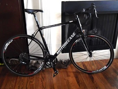 Bicicleta de carretera de carbono Motobecane Immortal Spirit | Shimano 105 | Negra 56 cm | $1,600 Foto 1 de 4