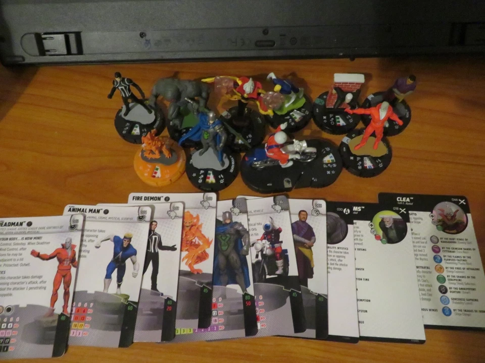 MARVEL AND DC HEROCLIX MYSTICAL 10 FIGURE LOT WITH CARDS CLEA ORB DEATH RIDER - Image 1 of 1