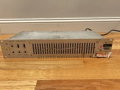 Ecualizador gráfico usado de propiedad personal y gira de Ronnie James Dio modelo UREI 539 Foto 1 de 4