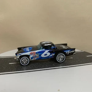 2002 Hot Wheels Racing #6 Mark Martin Pfizer Ford T-Bird Black 1:64 w/RR - Picture 1 of 11