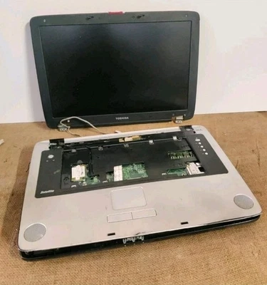 PC Computer Netbook ASUS K70IO 17,3" Intel Core T4200 - RAM 4Gb - NO HDD  - Immagine 1 di 4