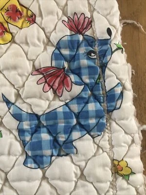 Cobertor de bebê vintage 1976 48”x36” rosa elefante acolchoado tecido de algodão Gingham - Imagem 1 de 4