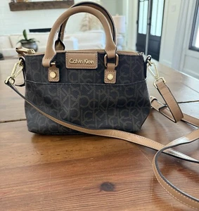 calvin klein signature handbag/crossbody Brown Gold Hardware - Picture 1 of 14