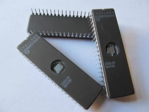 Philips SC87C51CCF40 Microcontroller, 8-Bit, UVPROM, 12MHz, CMOS, CDIP40 - Picture 1 of 3