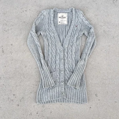 Cárdigan suéter vintage Y2K Hollister gris tejido con cable mediano 15x32 Babydoll Foto 1 de 4