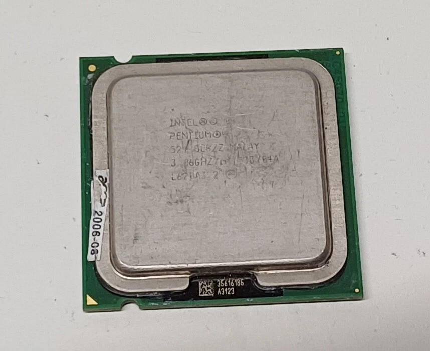 Processore CPU Intel Pentium 4 524 SL8ZZ 1MB Cache 3,06 GHz Socket LGA775 - Immagine 1 di 1