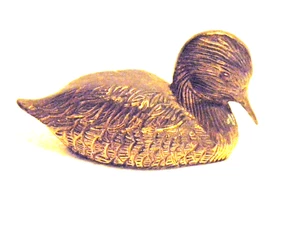 Estatuilla de pato de latón macizo vintage pisapapeles 4” L X 2 1/4” pátina en T ++DETALLE - Imagen 1 de 9