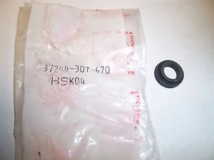 HONDA SPEEDO METER CLOCK RUBBER XL100 XL125 CM250 CX500 - 37244-307-670 - Picture 1 of 1