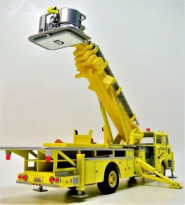 Camión de Bomberos Rojo Antiguo Clásico Antiguo Torre de Metal Modelo Coche Pickup Promo Foto 1 de 4