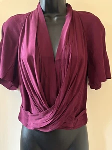 EXPRESS Womens Size S Burgundy Short Sleeve V Neck Pleated Cropped Top Shirt - Picture 1 of 6