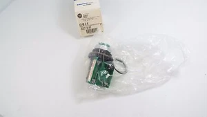 Allen Bradley 800T-B1AP Push Button Extended Head (Green)"NEW" - Picture 1 of 5