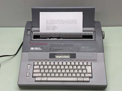 Smith-Corona SD680 electronic daisywheel typewriter F*S - Image 1 of 4