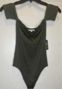 Express One Eleven Size XS Green Ribbed V Neck Off-The-Shoulder Thong Bodysuit - Bild 1 von 9