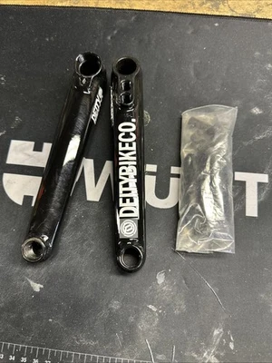 Deity Vendetta Cranks  With Hardware 165mm No Bottom Bracket Or Spindle - Image 1 of 4