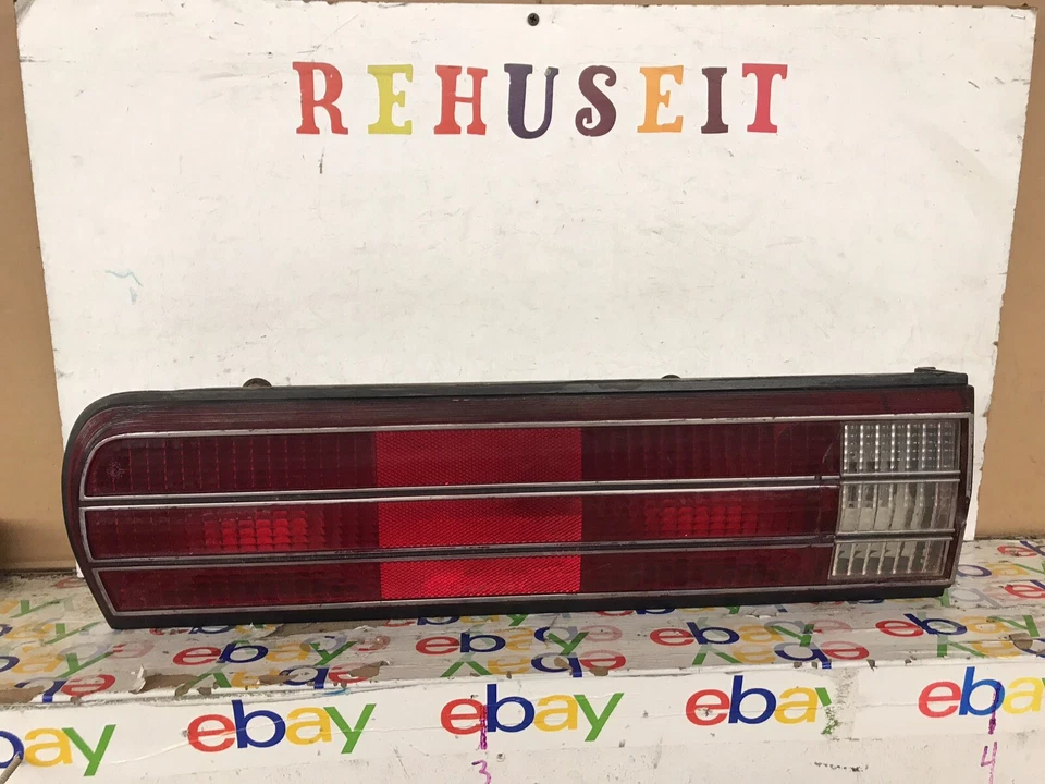 Luz trasera AMC Spirit 1979 1980 1981 1982 1983 lado derecho OEM  Foto 1 de 4