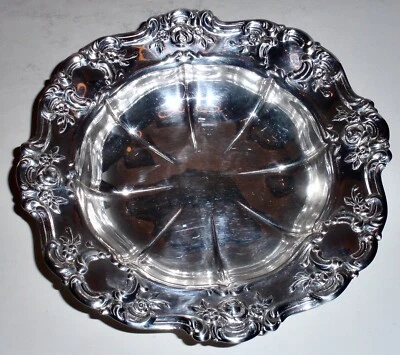 De colección - Toalla Old Master en relieve plateado 7" Bon Bon/Nut Plato Foto 1 de 4