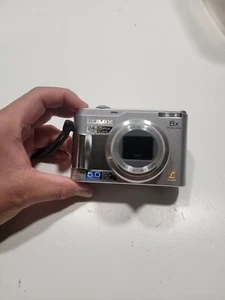 Panasonic Lumix DMC-LZ2 5.0MP 24x Zoom Digital tested "WATCH" - Picture 1 of 6