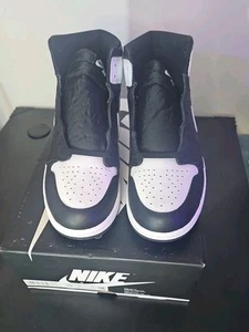 *NEU* Herren Nike Air Jordan 1 Retro High OG Schwarz/Weiß Größe:12 M - Bild 1 von 7