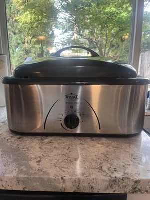 Rival 20 Quart Roaster Oven / Slow Cooker Silver Model RO220 1450 Watt - Image 1 of 4