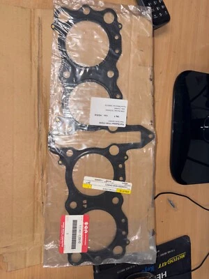 SUZUKI GSXR 750L  F-H 1985-1987 Cylinder Head Gasket 11141-17D10-000 (T1) — 第 1/4 张图片