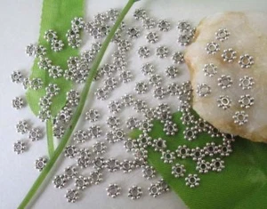 2000pz Distanziatori Margherita Argento Tibetano Perline 4mm Realizzazione Gioielli - Foto 1 di 2