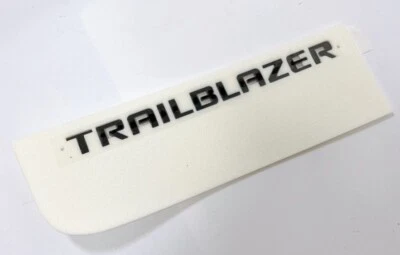 OEM P42764315 'TRAILBLAZER' Letras Negras Traseras LH para Chevrolet Trailblazer Foto 1 de 4