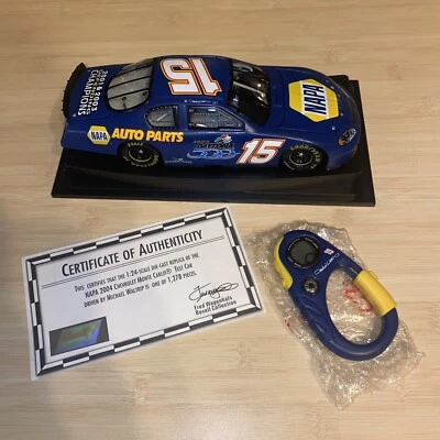 MICHAEL WALTRIP #15 NAPA 2004 Test Car & Stop Watch 1:24 REVELL COLLECTION - Image 1 of 4