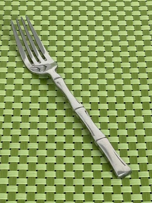 Tenedor de ensalada de acero inoxidable Cambridge MAMBOSA bambú 18/0 cubiertos brillantes - 7 1/4" Foto 1 de 4