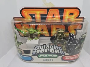 Star Wars Galactic Heroes Yoda & Kashyyyk Trooper Neu in OVP 2005 - Bild 1 von 3