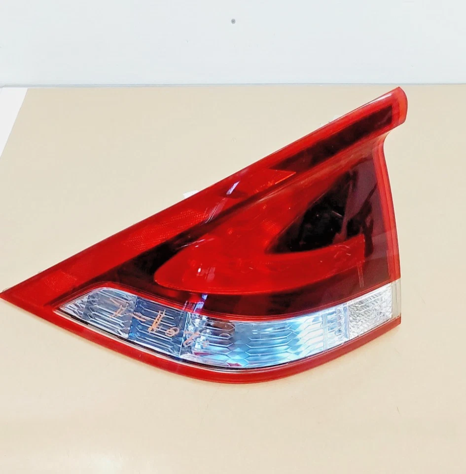 2014 Honda Insight Rear Left Taillight Assembly OEM - Image 1 of 4