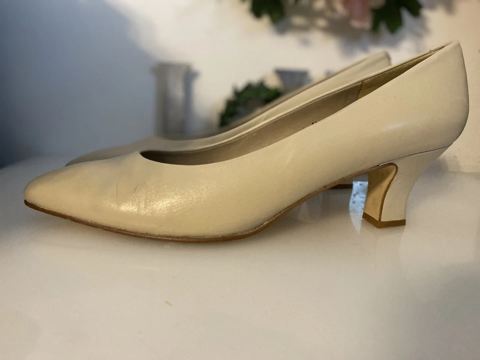 Bandolino 复古西班牙制造米色 7N 码儿童皮皮革一脚蹬泵 GUC — 第 1/4 张图片