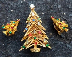 Vintage Christmas Tree Rhinestone Candles Brooch Signed ART Clip-on Earrings Lot - Picture 1 of 6