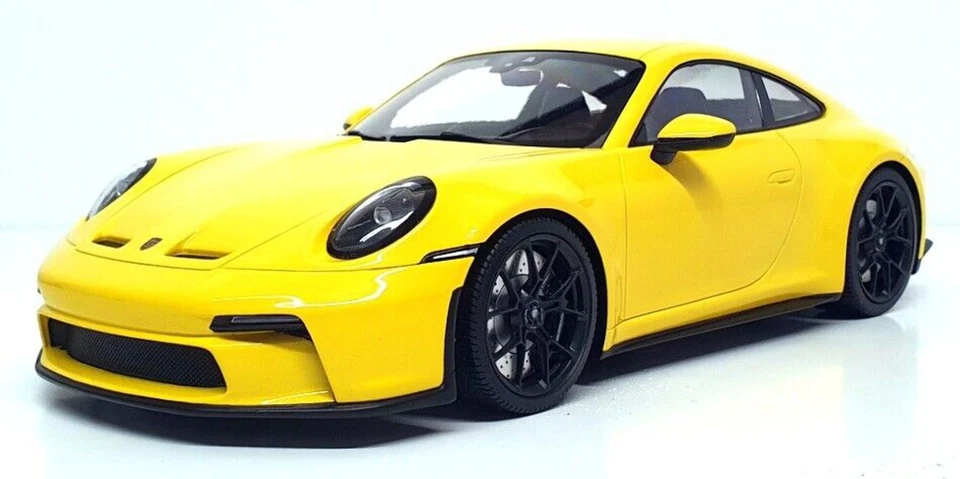 Minichamps Porsche 911 992 GT3 Touring Yellow Black Wheels 2022 1/18 117069021