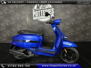 Lambretta V125 125 cc Special Retro Scooter Classic Moped *BRAND NEW!* - Picture 1 of 19