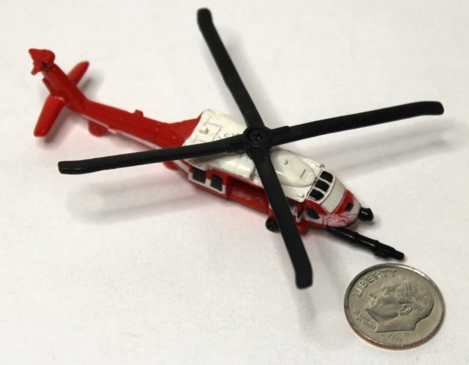 Micro Machines Military UH-60A Blackhawk Helicopter - Image 1 of 4
