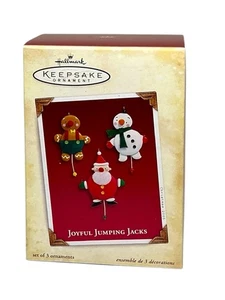 2005 Hallmark Joyful Jumping Jacks ~ Santa Schneemann Lebkuchenmann Ornamente - Bild 1 von 4