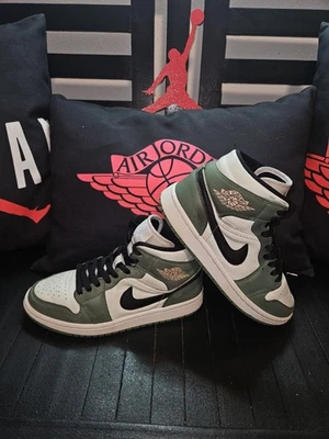 Jordan 1 Mid 'Dutch Green' (Women's) - Green/Blk/Pink - Sz 7W/5.5M (CZO774-300) - Image 1 of 4