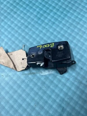 Volkswagen Transporter T4 Right Drivers Sliding Door Lock Mechanism 701843604D - Image 1 of 4